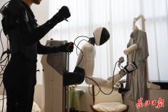 扶植机械人企业训